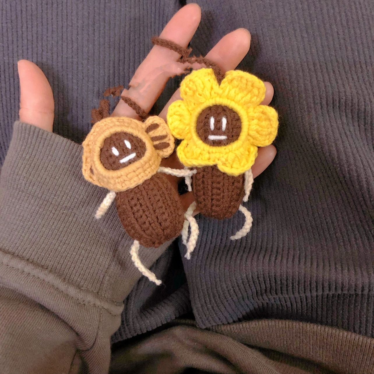 Hand gewebtes DIY-Material in Wolle Strick garn gehäKelt Puppe Fischhaut Erdnuss Anhänger Karikatur gestrickt Schlüssel bund Paar