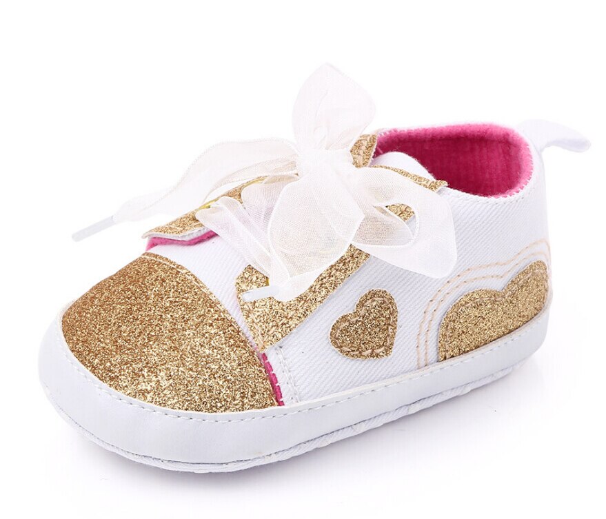 Baby første vandrere blød sål nyfødt baby dreng pige pre-walker hvide krybbe sko glitter hjerte patchwork sneakers 0-18 måneder: Hvid / 0-6 måneder
