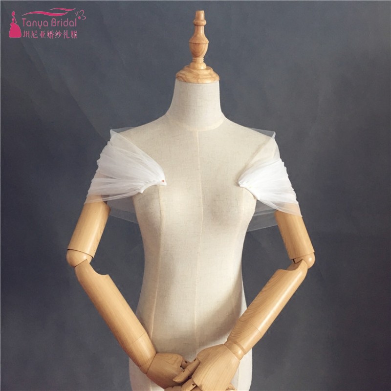 Bolerka ślubne z siateczki na ramionach, żakiety ślubne, dodatki, białe szale ślubne, otulacze, prosty styl dqg 255