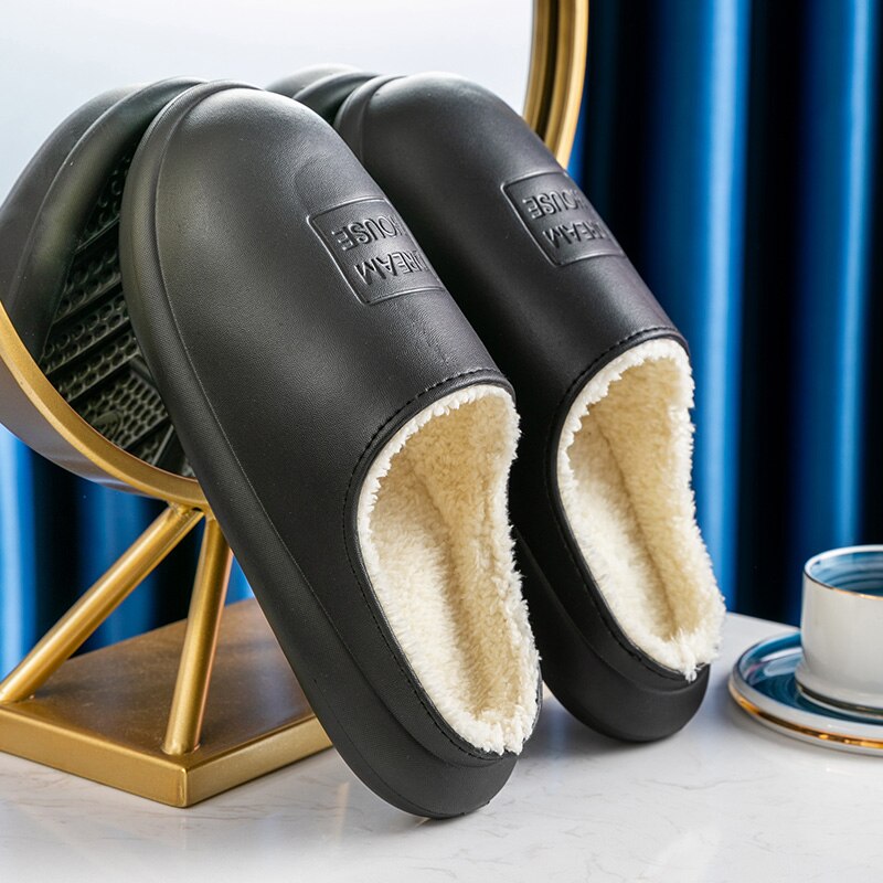 Vinter varme plysj tøfler vanntette tøfler kvinne menn innendørs tøfler elskere hjem tøffel tykk såle femael kjøkkensko: Svart / 43-44