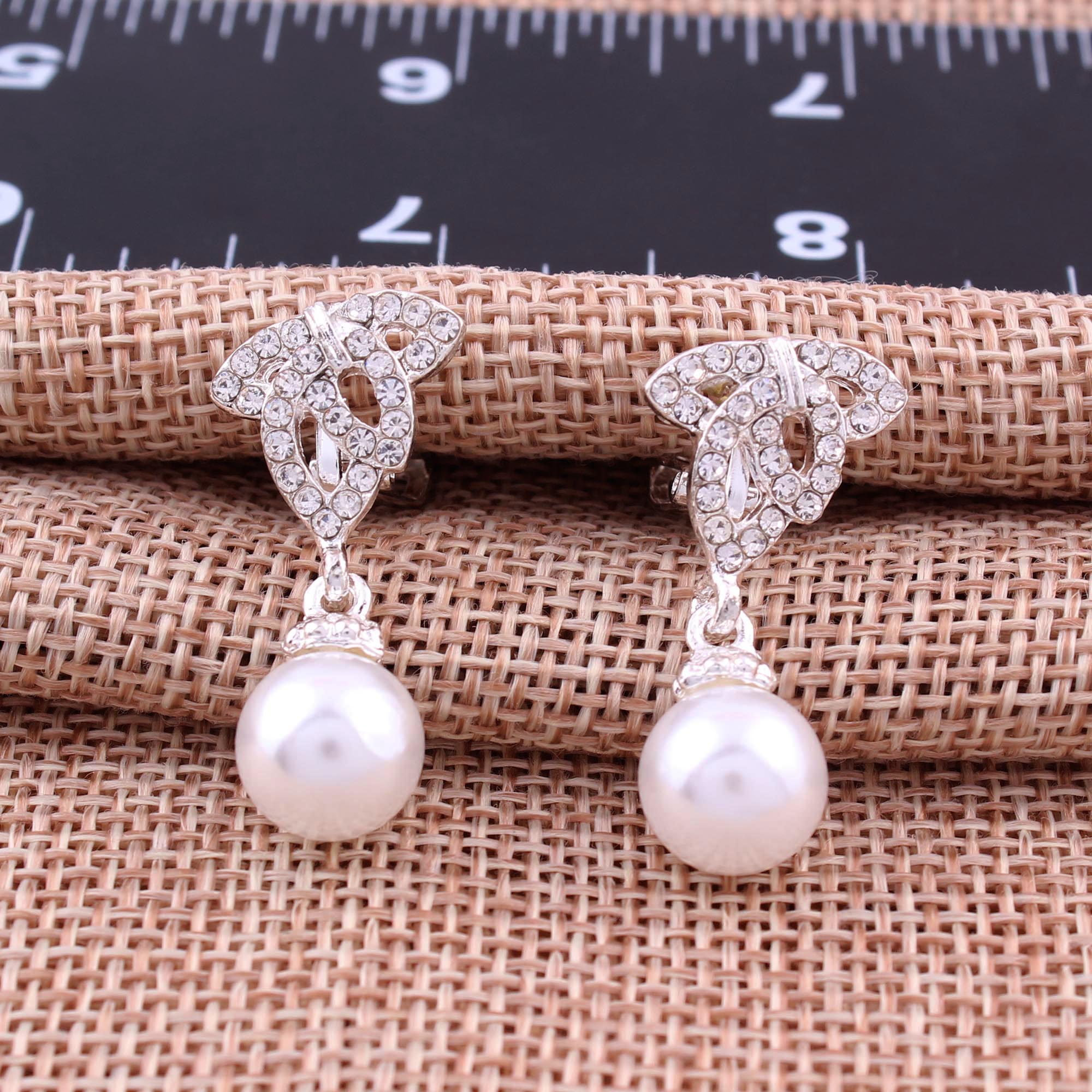 WENHQ Simulated Pearl Rhinestone Earrings Cute Clip on Earrings Non Piercing Earrings for Women No Hole Ear Clip