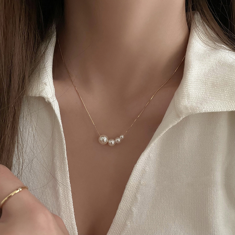 2023 Four Pearl Choker Necklaces Girl Summer Luxury Baroque Pearl Pendant Clavicle Chain For Women Jewelry