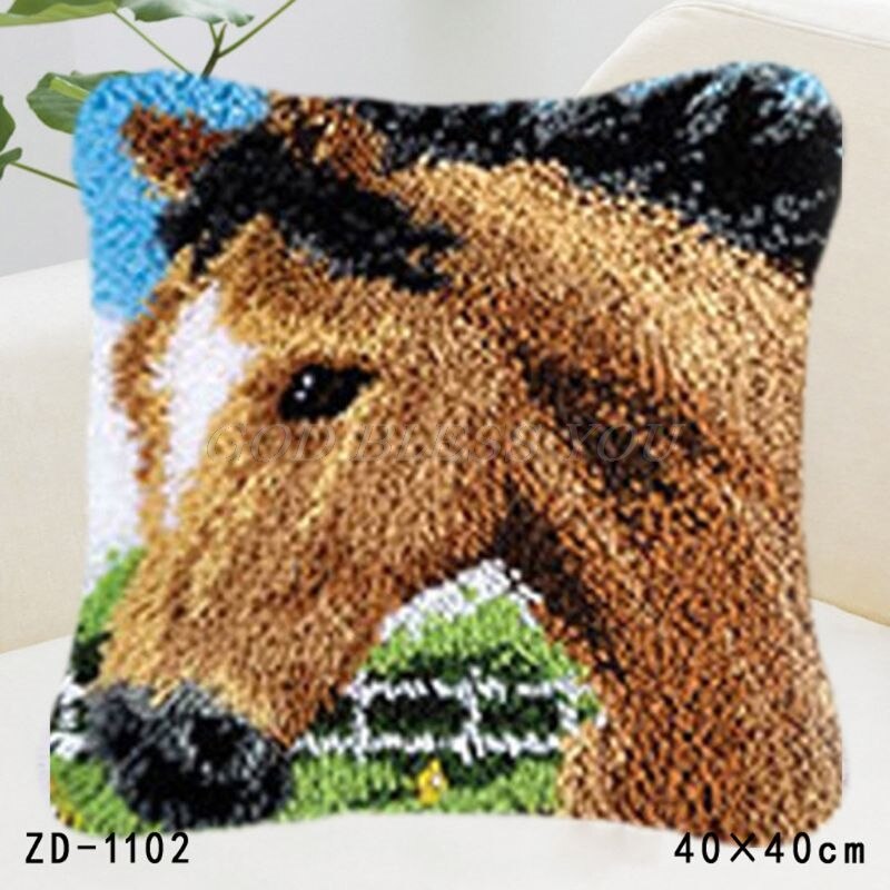 Animal Series DIY Latch Hook Rug Kit 3D Segment Embroidery Pillow Wool Cross Stitch Carpet Set: 1102-Horse