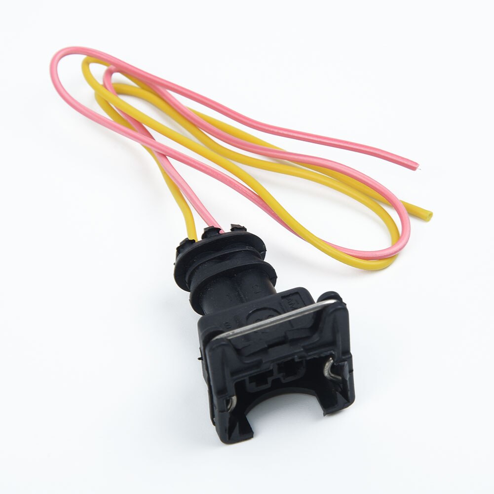 2 Pin Wire Harness Connector Fuel Pump Plug Plastic+Metal 2.3x2.2x3.8cm