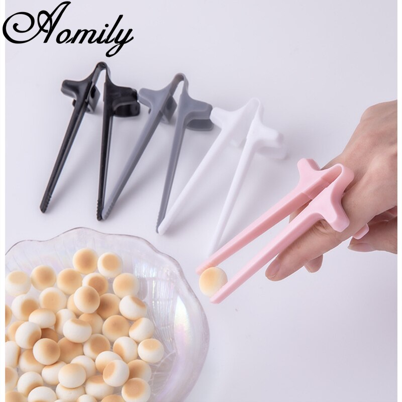 Reusable Finger Lazy Chopsticks Clip for Eatin Snacks Prevent Dirty Hands Finger Ring Chopsticks for Playing Computer Phone Game