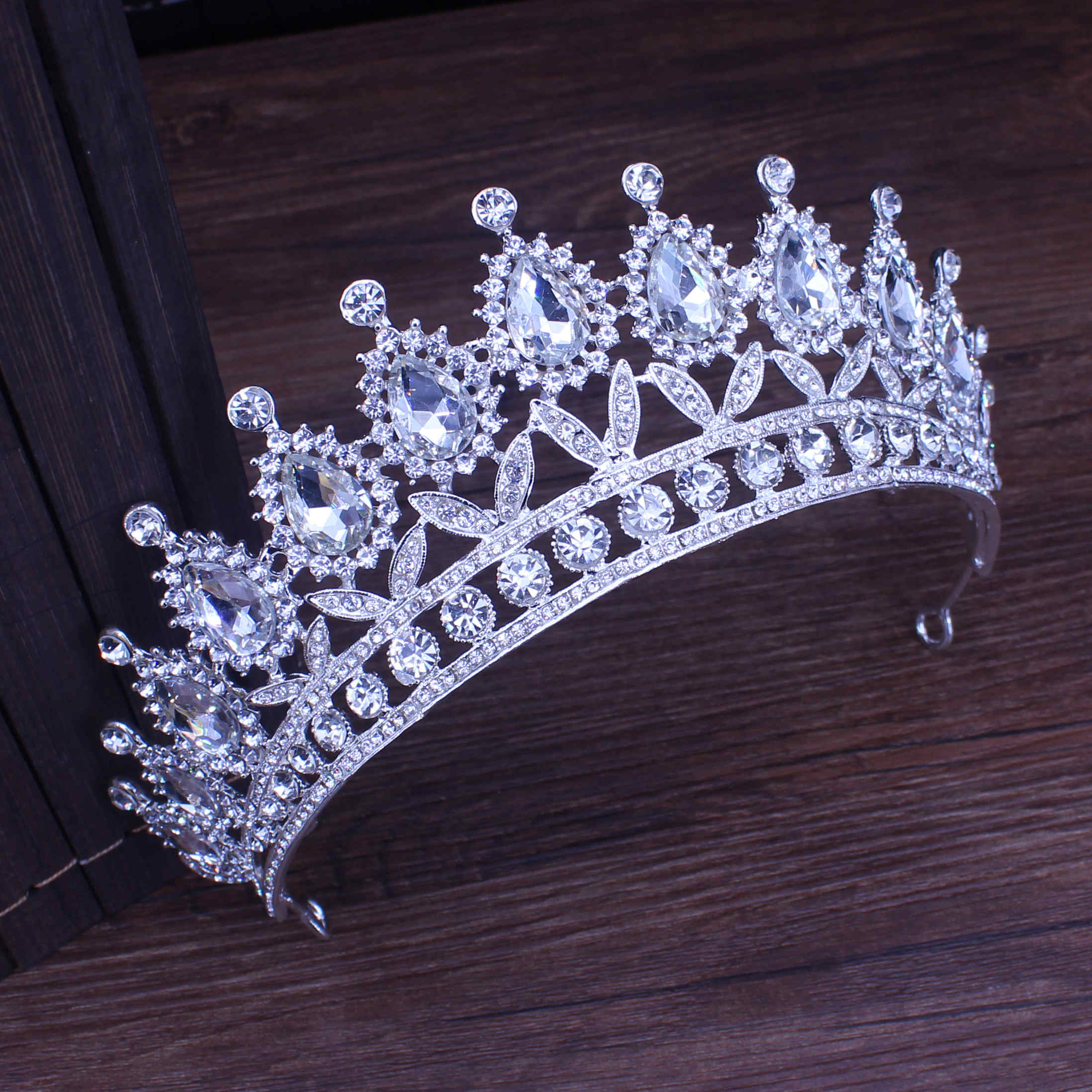 Wedding Bridal Tiara Crown Queen Sposa Oro Rosso di Cristallo Diadem Ornamenti Per Capelli Testa Accessori Dei Monili Delle Donne Pageant Copricapo: Silver 01