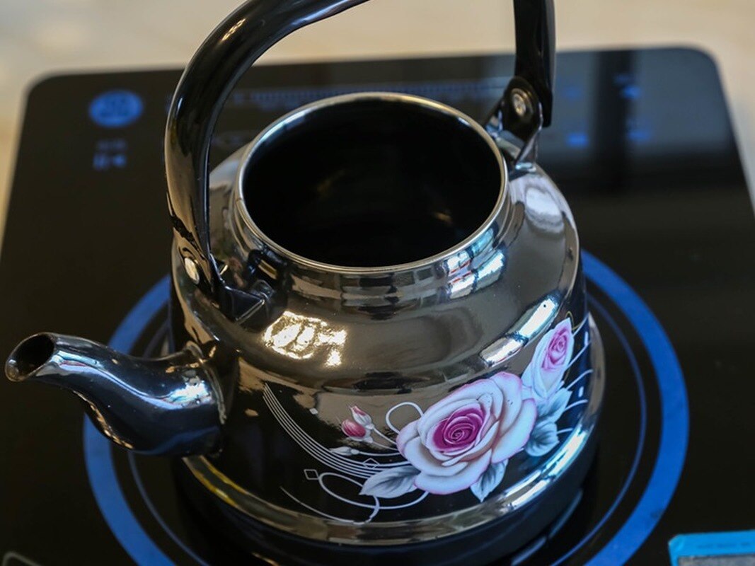 1.7L Retro Zwarte Dikke Draagbare Emaille Pot Thuis Waterkoker Gasfornuis Brand Fornuis Universele Koffie Melk Chinese Geneeskunde Pot Ketel