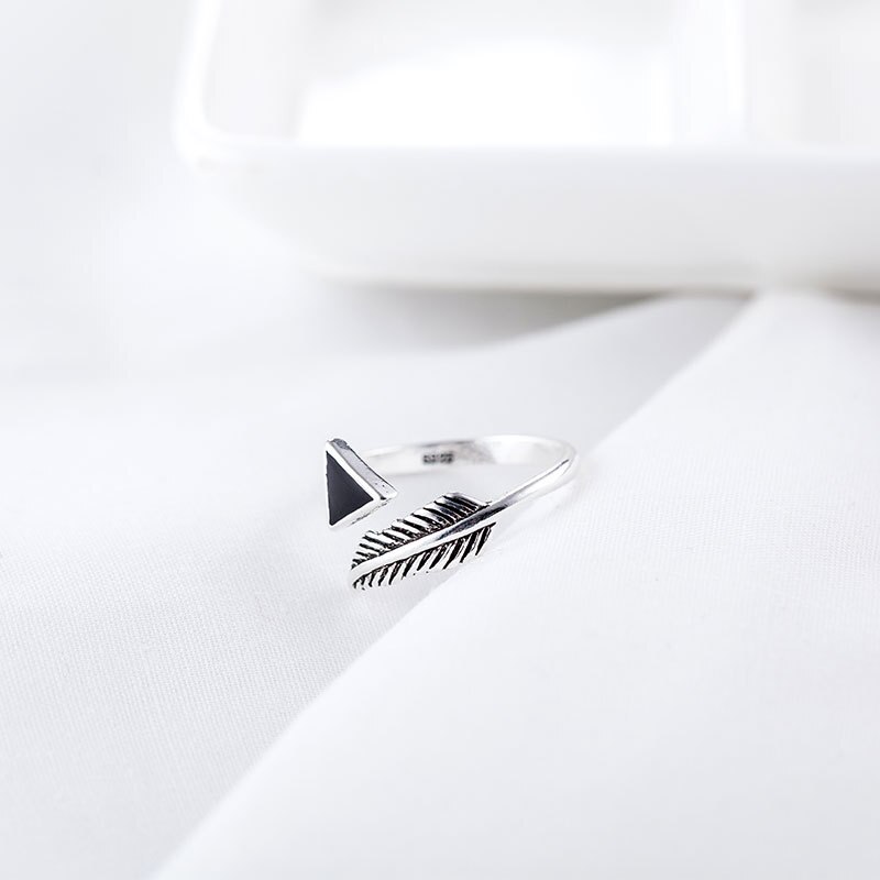 Neue Trendy Charme Schwarz Feder Ringe Für Frauen Männer Boho Knuckle Party Ringe Punk Cocktail Schmuck Mädchen