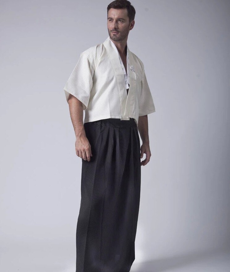 Klassinen japanilainen samurai -vaatetus miesten soturi -kimono, jossa on obi perinteinen satiini yukata -asu yksi koko