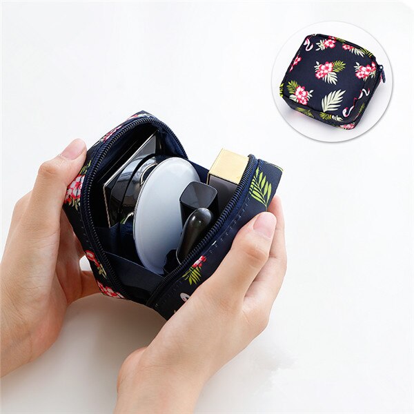 PURDORED 1 Pc Cartoon Mini Cosmetic Bag Waterproof Women Makeup Bag Travel Makeup Pouch Lipstick Organizer Case Trousse Neceser: small  black floral