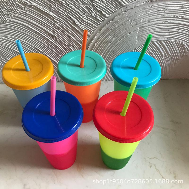 1-5 stk 710ml pp temperatur magiske fargeskiftekopper gjenbrukbare fargeskiftende kalde kopper plastbeger +lokk halm drikkevare