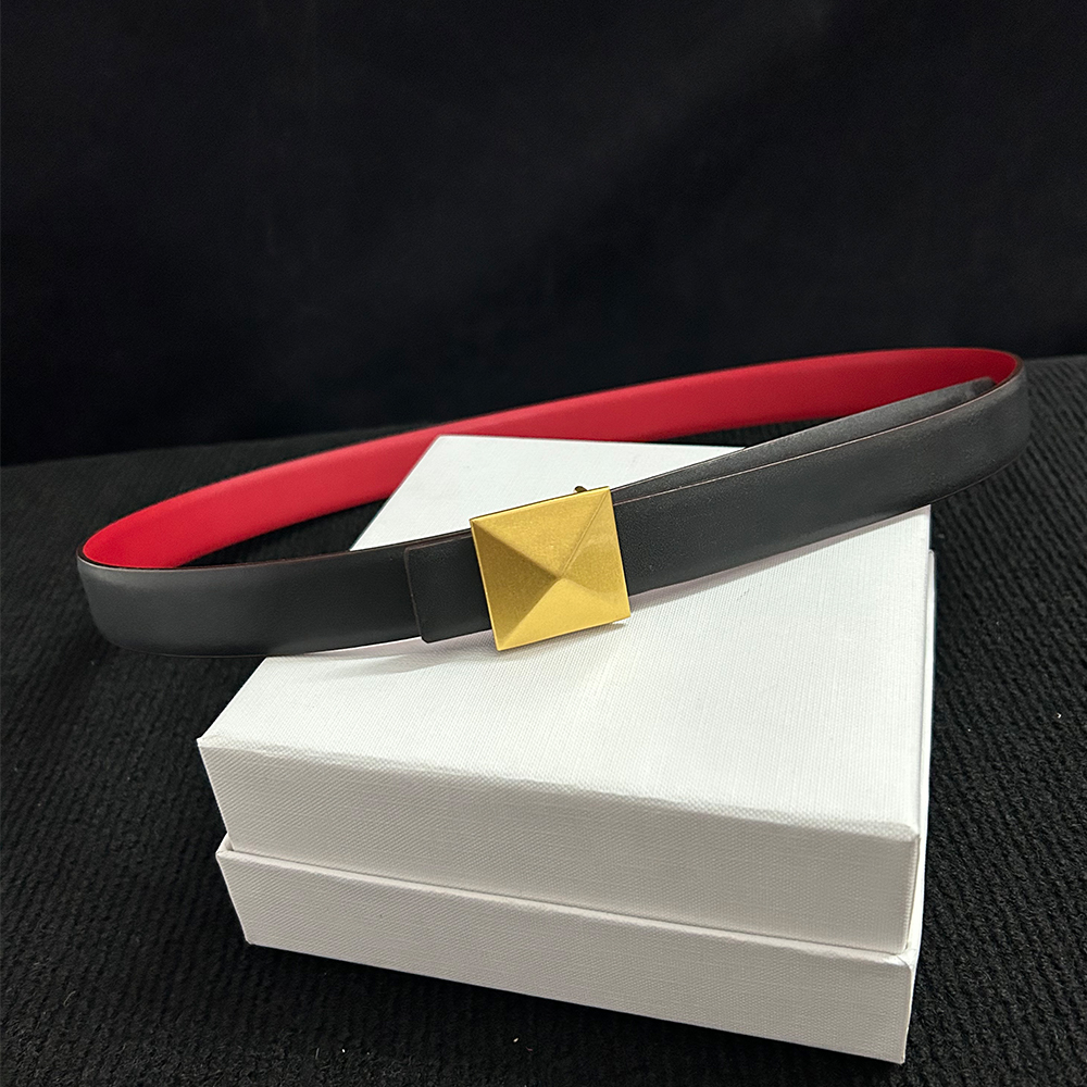 Cinturón femenino de de lujo, cadena de cintura, pantalones vaqueros, vestido de cuero, accesorios para mujer, hebilla piramidal Retro, cinturones de uso de doble cara de 2,5 cm: Verde / 105 CM