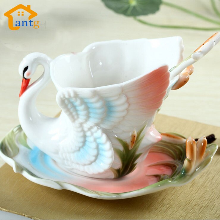 Zwaan Koffiekopje Gekleurde emaille porseleinen Mok met schoteltjes en theelepels trouwen