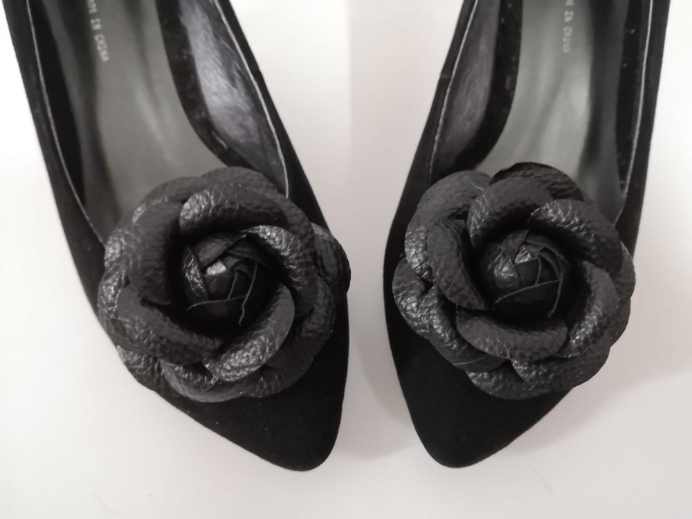 1 par de zapatos de Camelia de PU con Clip, zapatos removibles, adornos para zapatos de novia, Clip # SH2020017