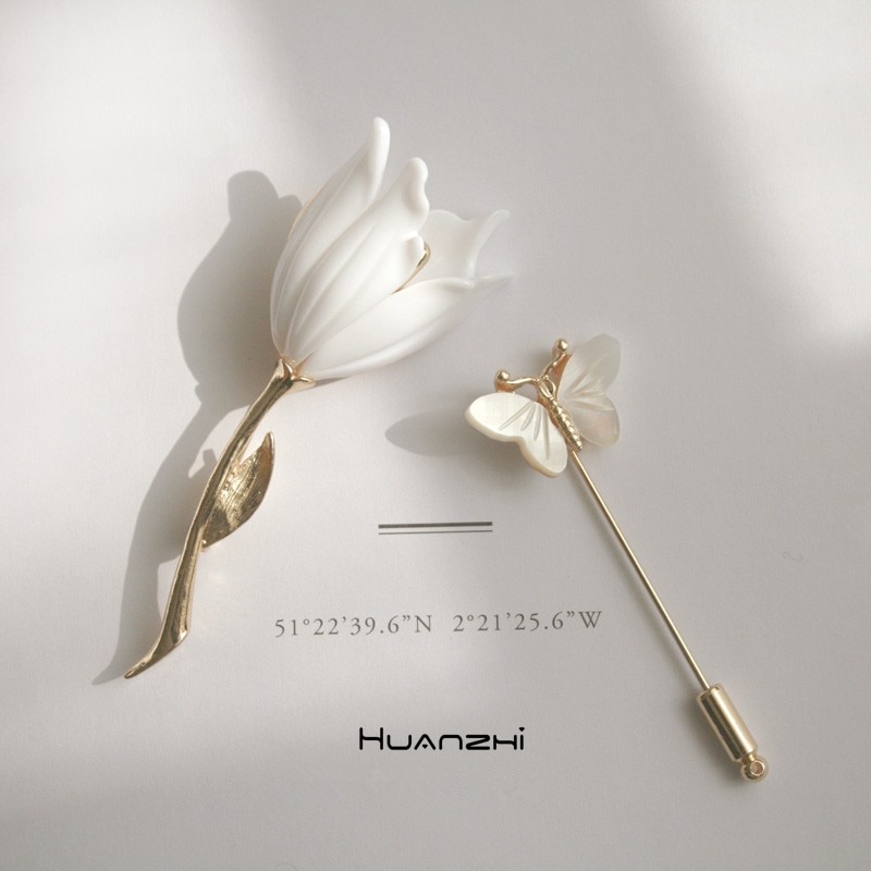 Huanzhi Vintage Elegante Jas Accessoires Metalen Shell Bloemen Dier Tulp Vlinder Broche Voor Vrouwen Partij Sieraden