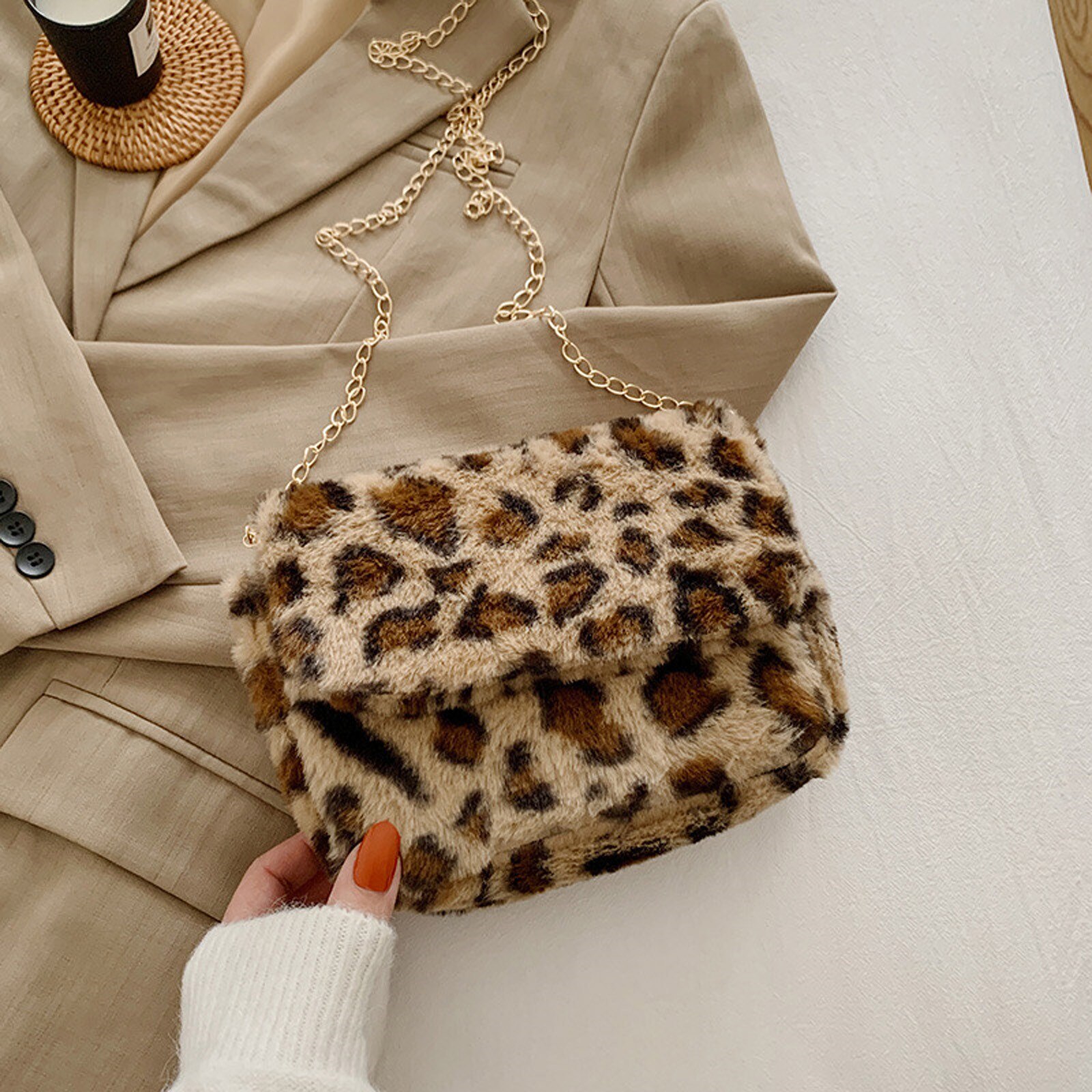 Novo design de pelúcia bolsa feminina 2020 novo inverno mão mais quente saco aleta moda leopardo impressão crossbody bolsa de ombro: B