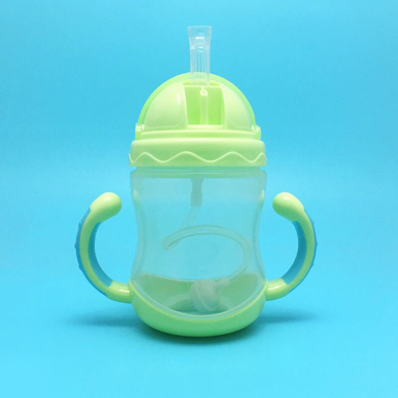 240/330ml silikone baby fodringsflasker halm babyer med håndtag vand mælk bred mund fodring flaske: 240ml grønne håndtag