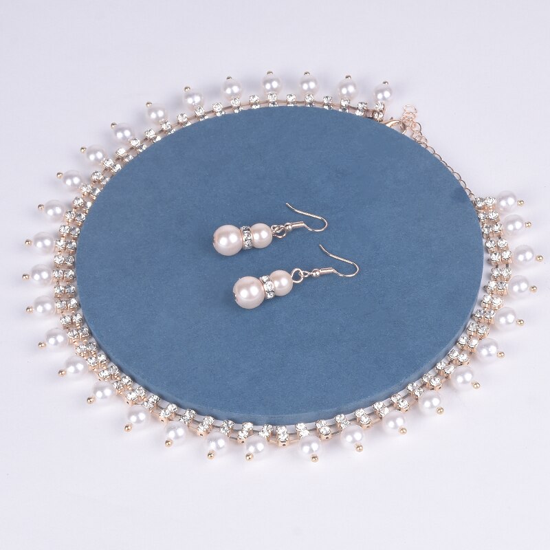 Simple dress with short necklace, bridal necklace, sweet romantic pearl necklace, girl's banquet .