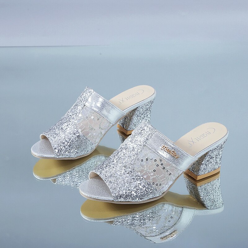 Sandales à talons carrés en métal pour femme, chaussures d'été à bout ouvert et argent doré, Q00016, collection: Argent / 39