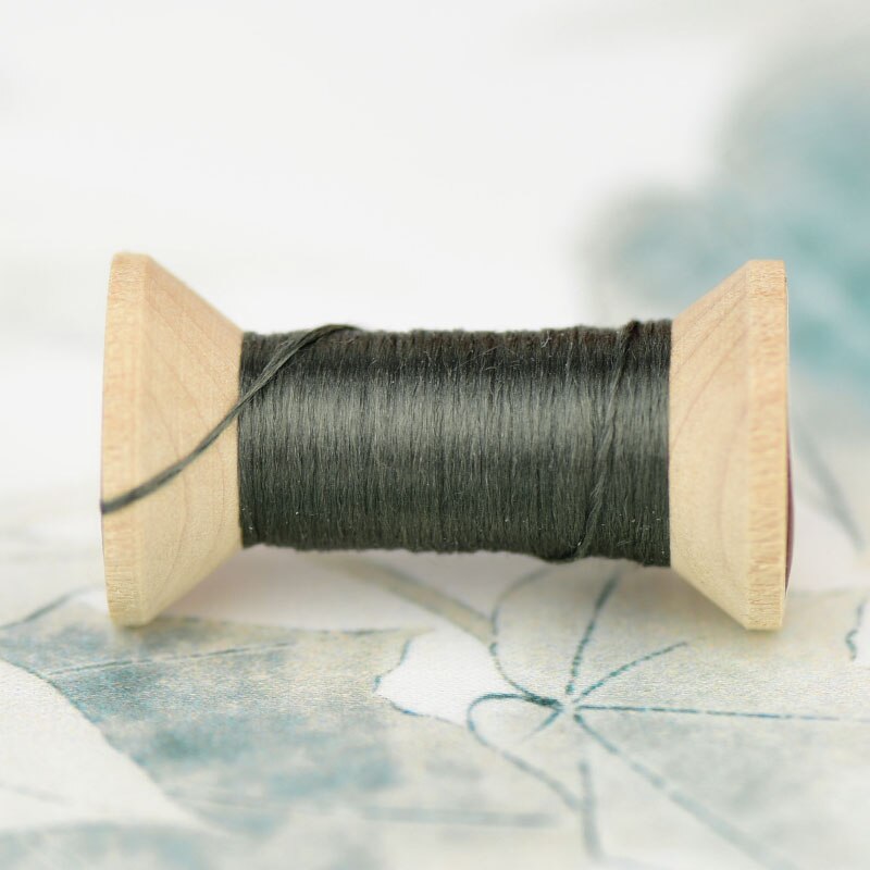 Hand embroidery embroidery silk 20 meters per thread thread silk hand embroidery thread Grey green: 4