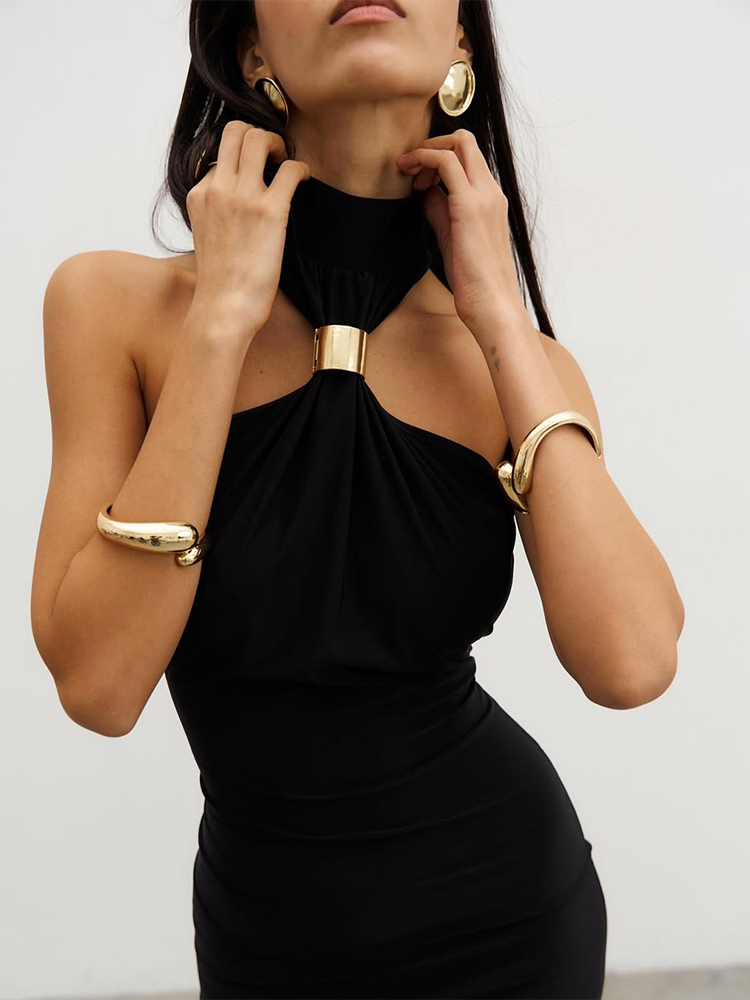 Nibber Halter En Métal Noeuds Robe Femmes D'été Tendance Solide Plis Dos Nu Sans Manches Sexy Mince Banquet Partie Longue Moulante