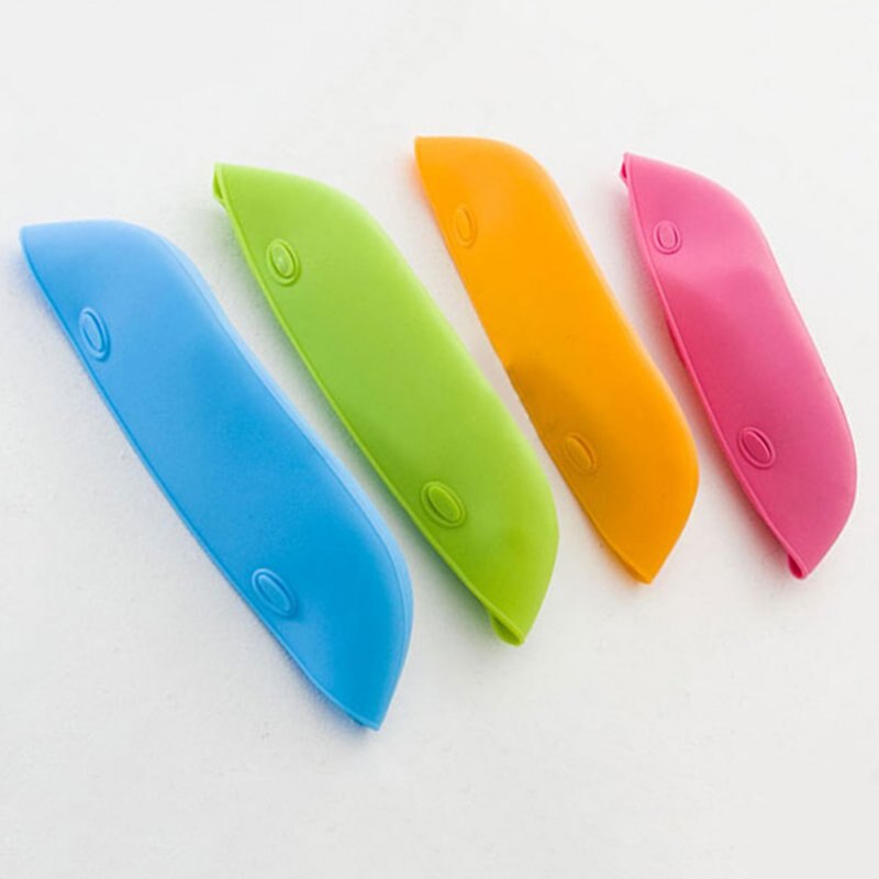 Baby Bibs Cartoon Prints Kids Silicon Bib Child Adjustable Waterproof Bibs Baby Feeding Tools