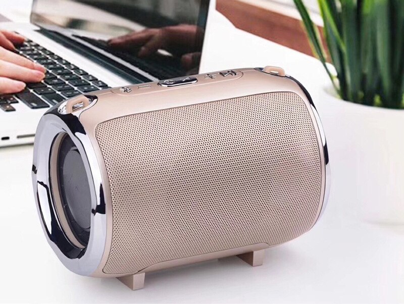 S518 muziek mini subwoofer plug-in card draadloze bluetooth speaker met radio functie