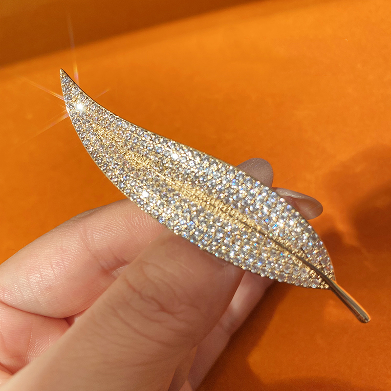 Broschen für damen, wunderschöne broschen, korsagen, federnadeln, zirkonia-stickereien, cardigan-schal-schnallen, edle schmuckaccessoires: Gold