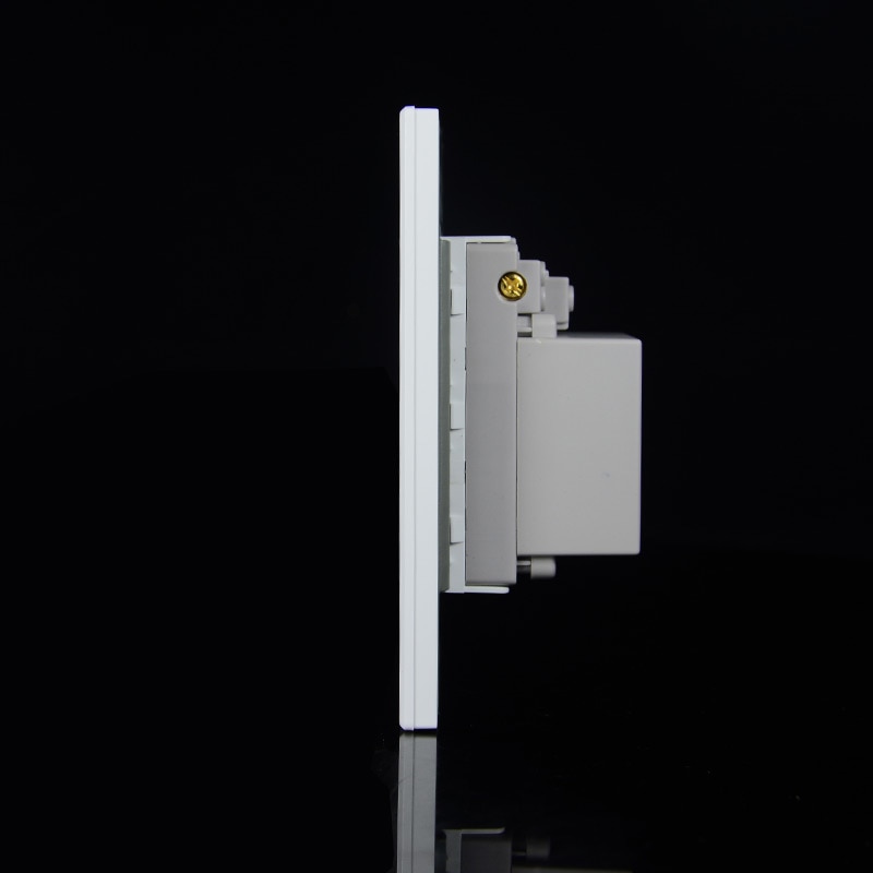 118mm white American USA Standard Double 3-pole Socket With 2USB Ports 2.1A PC Flame Retardant Household Safety Power Plug 15A