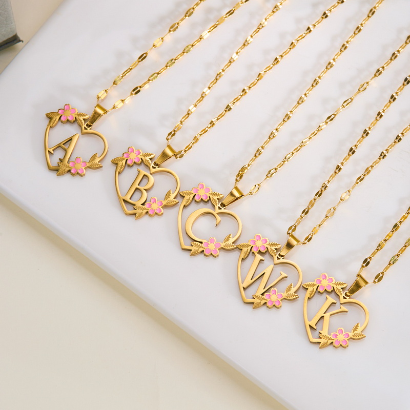 Collar con colgante de nombre y letra inicial de acero inoxidable con flor coreana para mujeres y hombres, gargantilla de amistad con letras de A-Z, de joyería