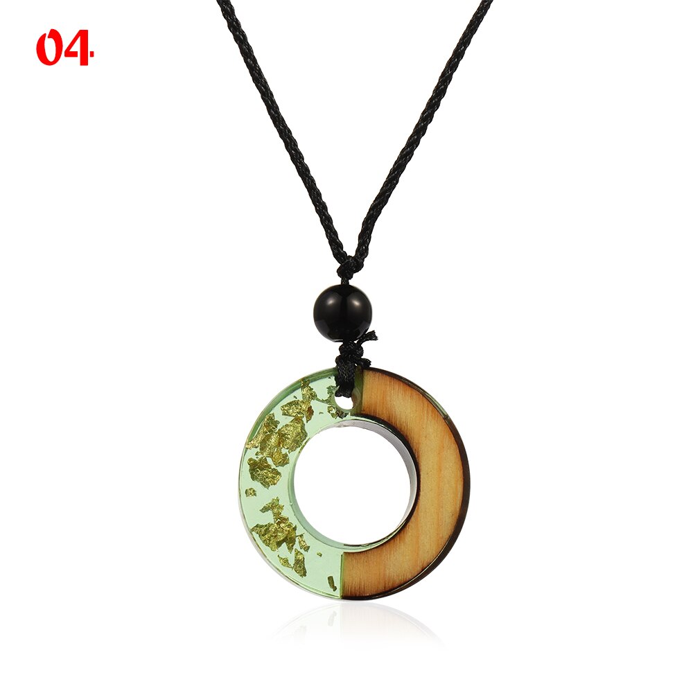 Handmade Resin Wood Pendant Necklace Wooden Vintage Carved Coin Necklace Medal Chain Double Layered Necklace Pendant Choker