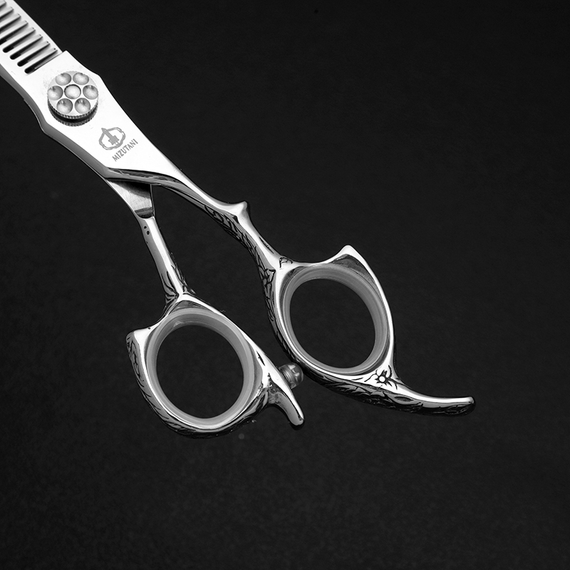 Kappersgereedschap, kappersbenodigdheden, salonschaar, uitdunschaarset,  of 6.0 haarscharen van 7 cm.