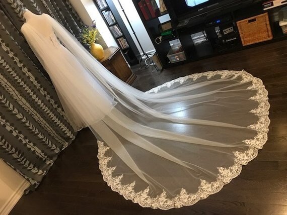 Spetskappa slöja 108 &quot;w  x 120 &quot;  (3 meter) lång, brudkappslöja med spetskant i nederkant
