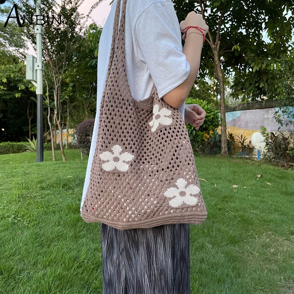 Mode Gebreide Vest Vrouwen Schoudertassen Bloemen Zomer Strand Bakken Gehaakte Tas Grote Capaciteit Vrouwelijke Handtas Shopper