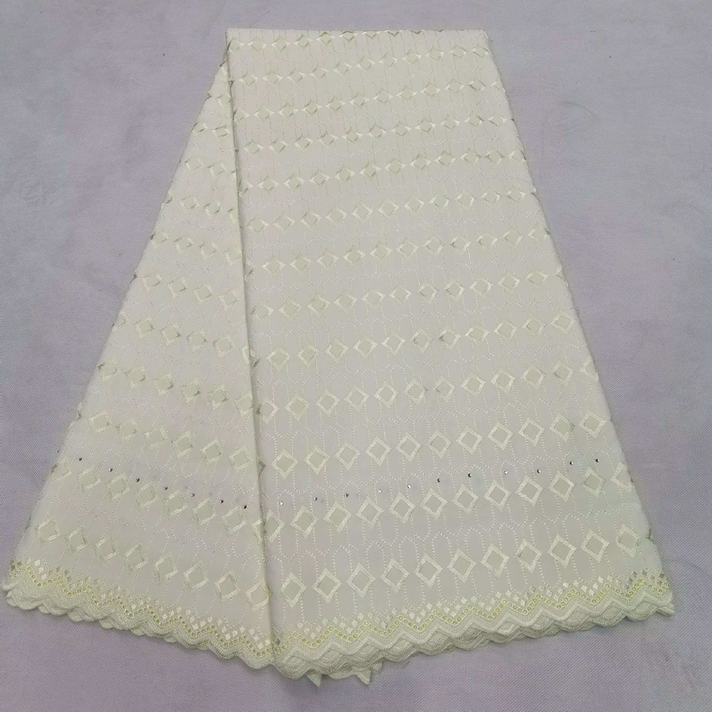 Zwitserse Kant Stof Satijn 100% Katoen Borduren Afrikaanse Katoen Stoffen Zwitserse Voile Kant Populaire Dubai Stijl 5 Yards