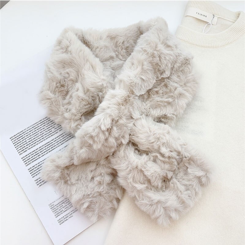 Lodne krave tørklæder tykke varme sjaler wraps fluffy cross tørklæde faux fur tørklæde hals varmere ensfarvet kvinder mænd plys tørklæde: Khaki