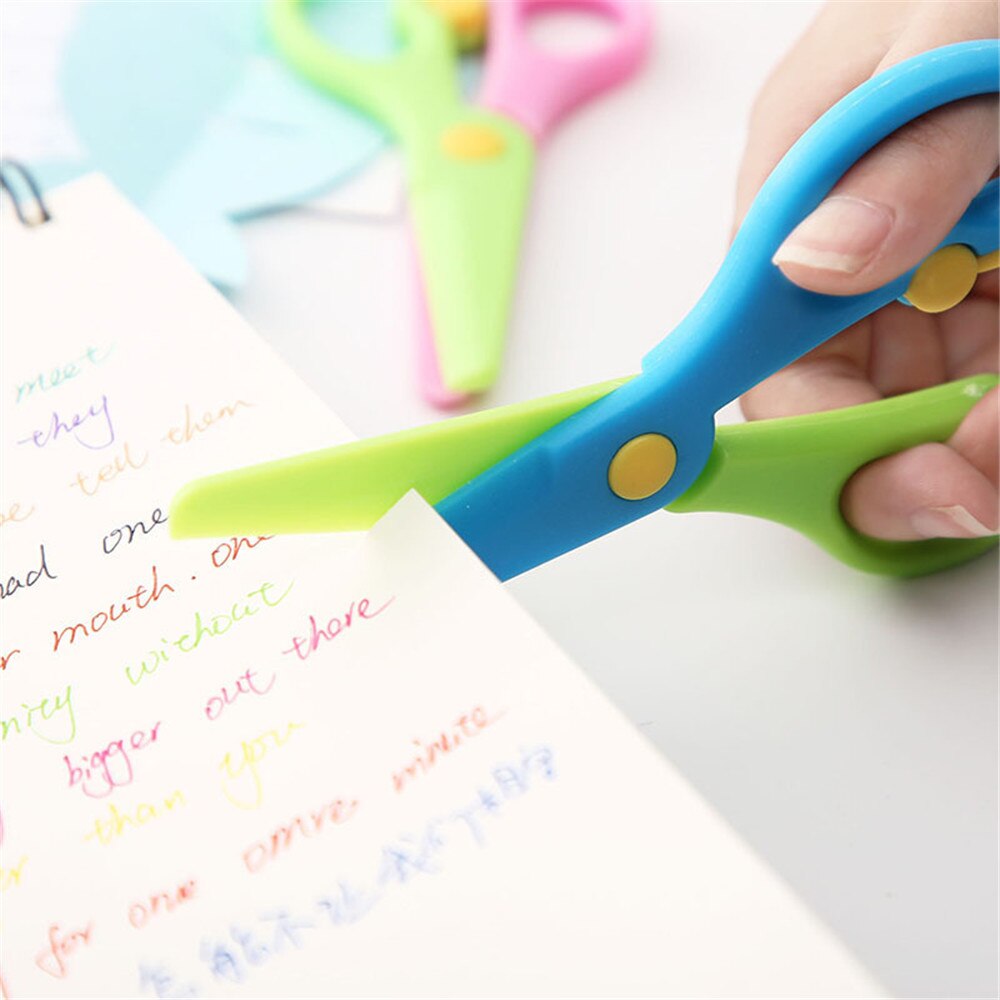 Mini tijeras de seguridad de colores mezclados de caramelo para niños, herramienta de fabricación de tarjetas de corte de papel artesanal, tijeras de seguridad, papelería escolar de arte, 1 ud.