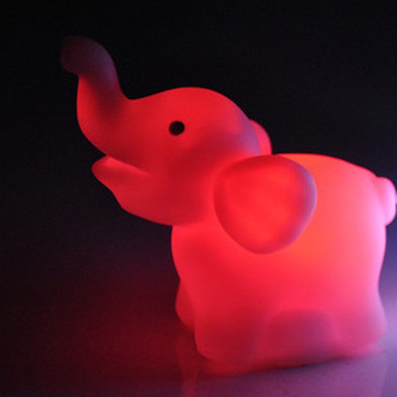 1 pz/set Carino LED Giocattoli Elefante Lampada Della Luce di Notte I Cambiamenti Colorati Giocattoli Per Bambini Luci Per Il Partito Decorazione Della Stanza di Sonno luce