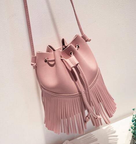 BRITT tasseled sucker bucket bag PU single bag girl style shoulder bag: GA3