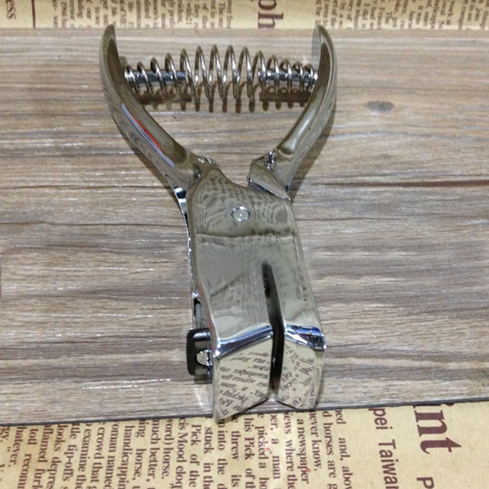 Hand Held Metal Hole Slot Puncher Punch Plier Tool with Slim Oval Hole For ID Card Badge PVC Photo School Office Scrapbooking
