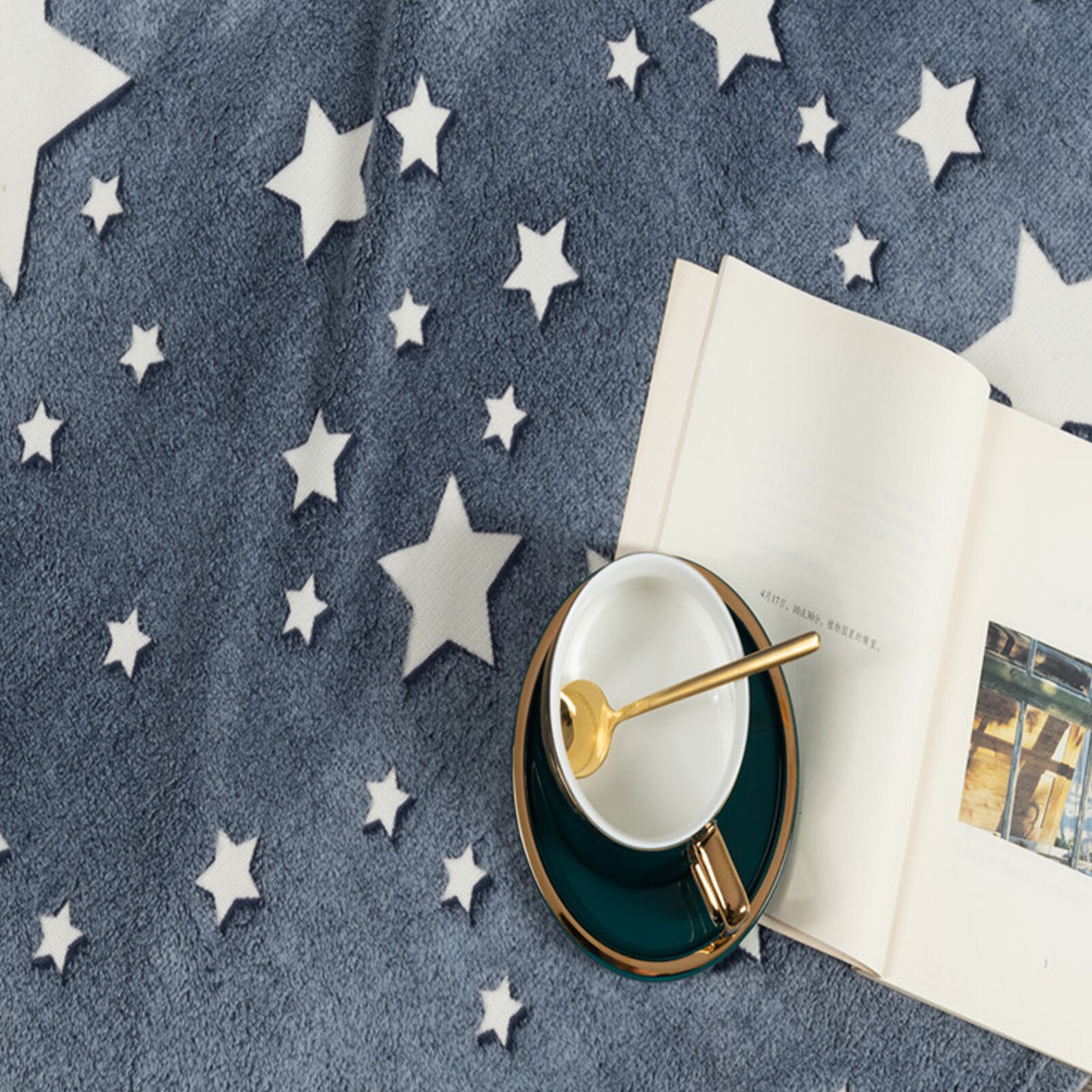 Glow In The Dark Fleece Blanket Throw Grey Stars / Moon Plush Furry Throw Warm Blanket Sofa Bedspread