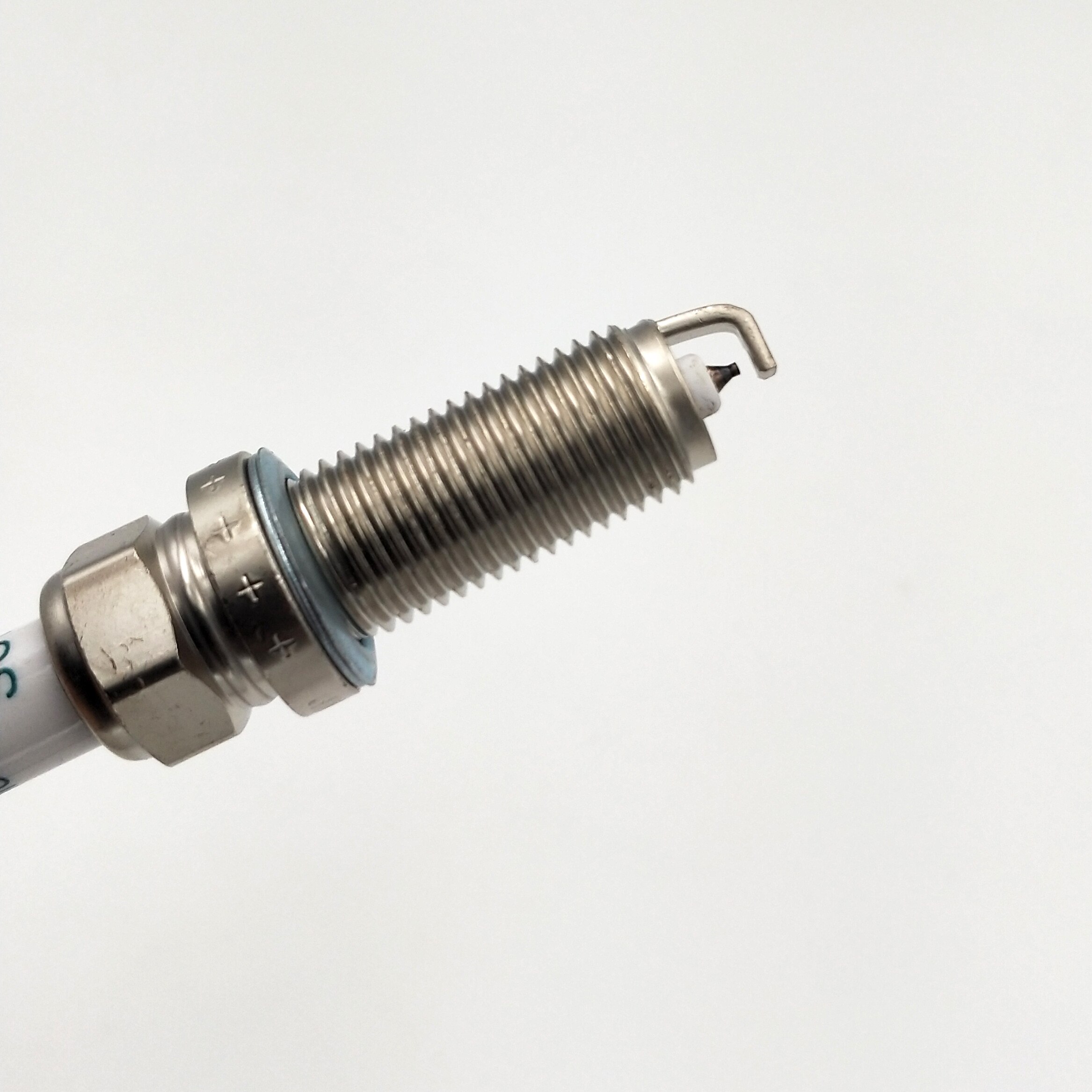 4pcs SC16HR11 90919-01275 Spark Plug for Toyota Corolla Matrix Scion Lexus Yaris