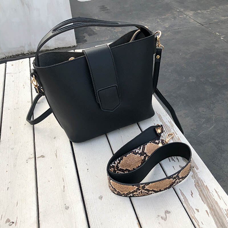 Quenchy London Dames schoudertas, designer handtas met schouderband van zacht leer met enkel riem en 7 vakken, zwart, H25 cm x B26 cm x D8 cm, QL922K