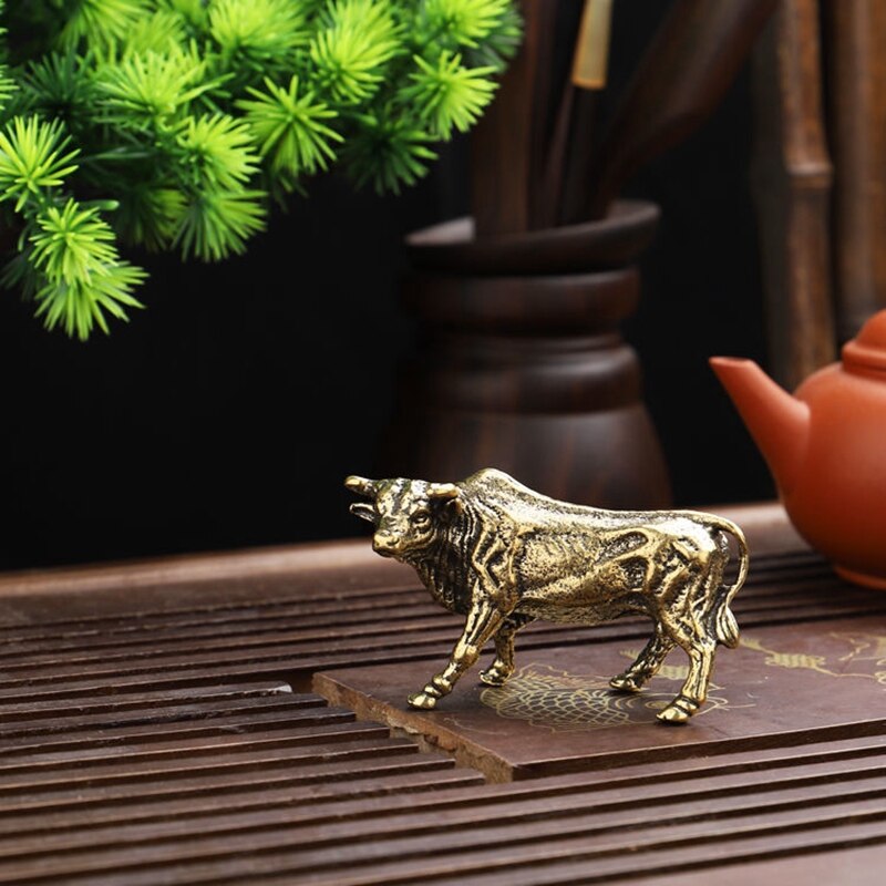 Figura de toro de la calle de pared de cobre Vintage, estatua de latón Retro de ganado, ornamento Feng Shui, decoración de escritorio, accesorios de decoración del hogar