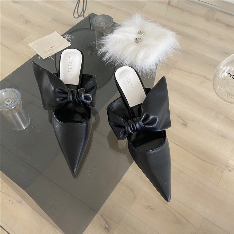 Kvinner slides tøfler spiss tå slip on tynne høye hæler tøfler bue muldyr sko slides flip flops pump: Svart / 7