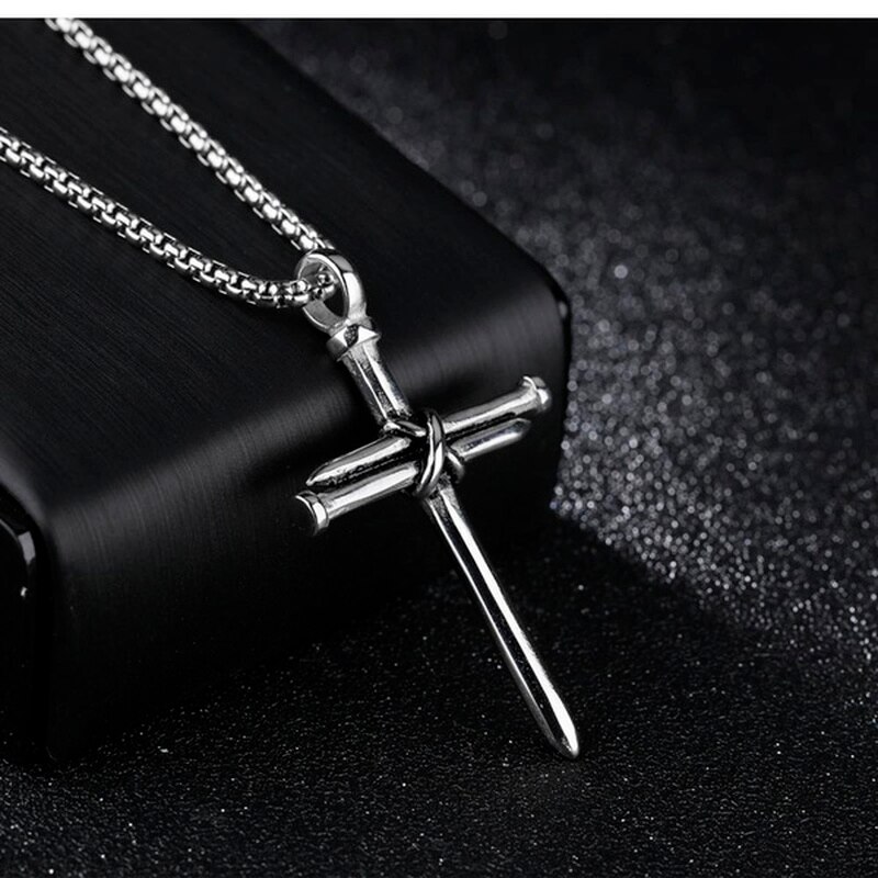 Neue Stil Edelstahl Stahlguss Nagel Kreuz Anhänger für Männer und Frauen Persönlichkeit Stahl Nagel und Seil Kreuz Halskette