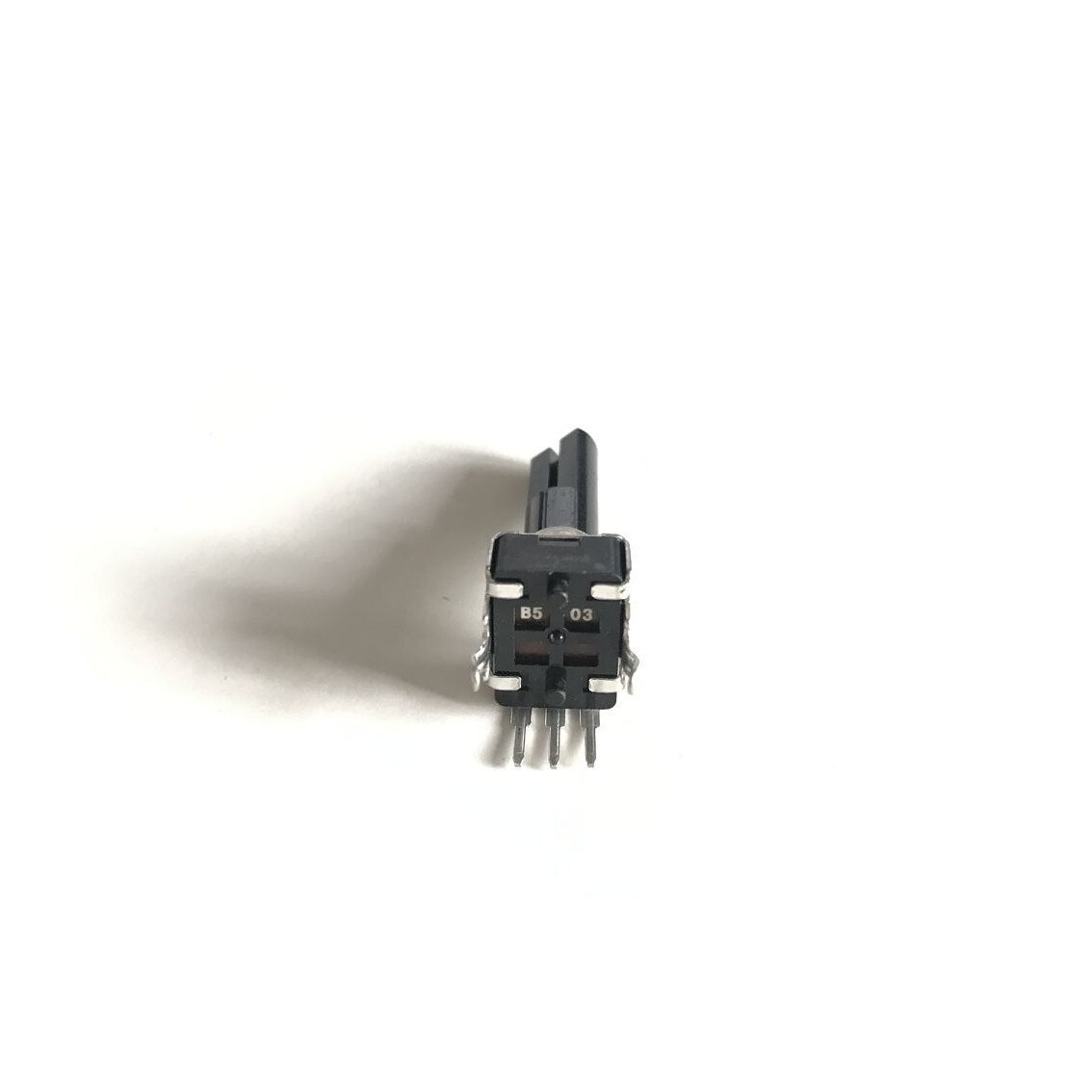 100pcs/lot 09 type mixer sound potentiometer RK0936N B5K B1K B2K B10K B20K B50K B100K L=30MM D shatf 23MMF: 50K Ohm