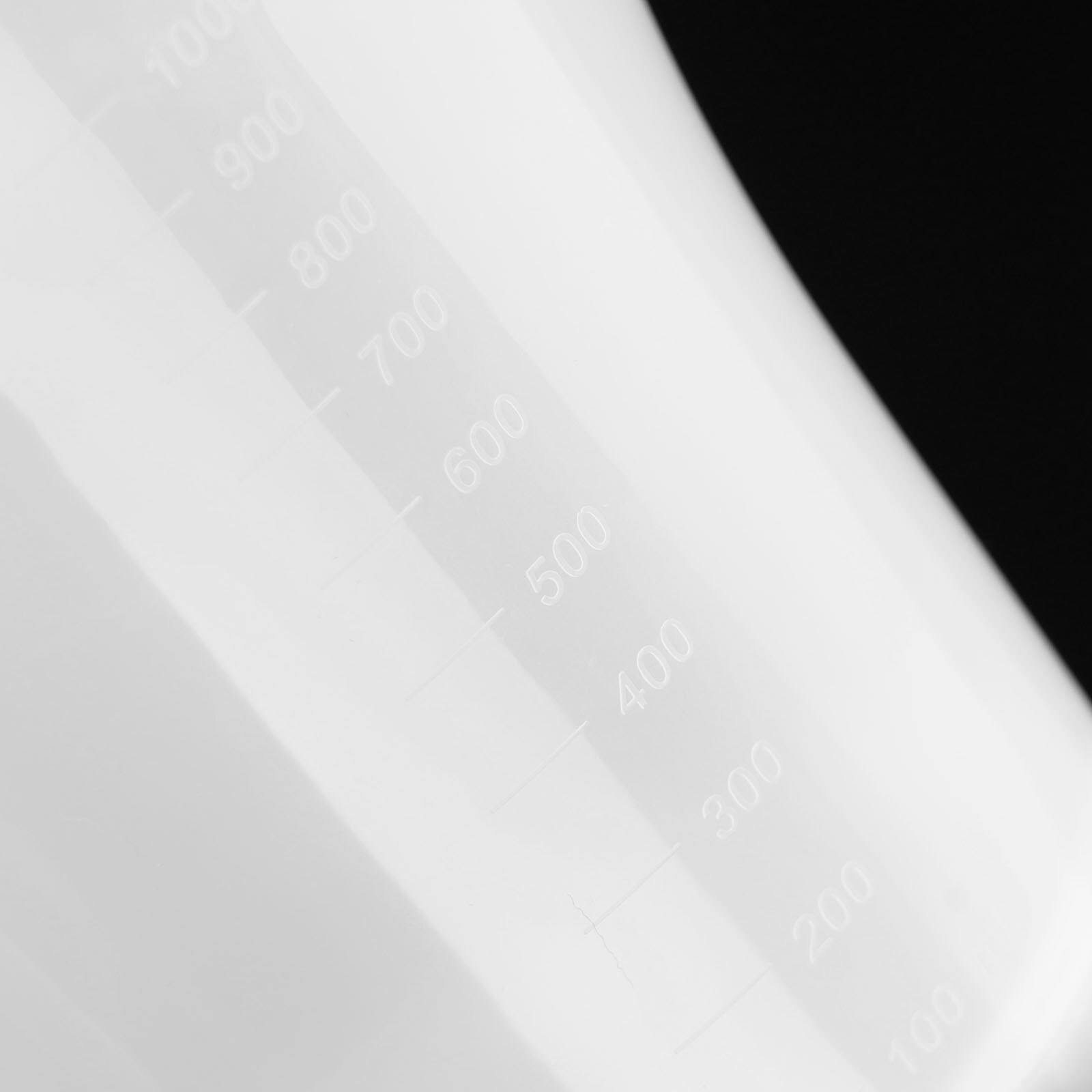 2Pcs 1000ml Funnel Pitcher Reusable Plastic Measuring Jugs Kitchen Pour Measuring Cups with Funnel Spout Handle Baking Accessory