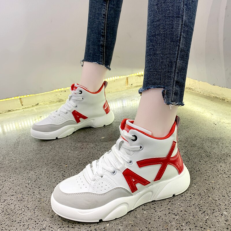 Kvinder hvide skateboarding sko kvinder sneakers high top flats åndbare street sports sko dame walking sko