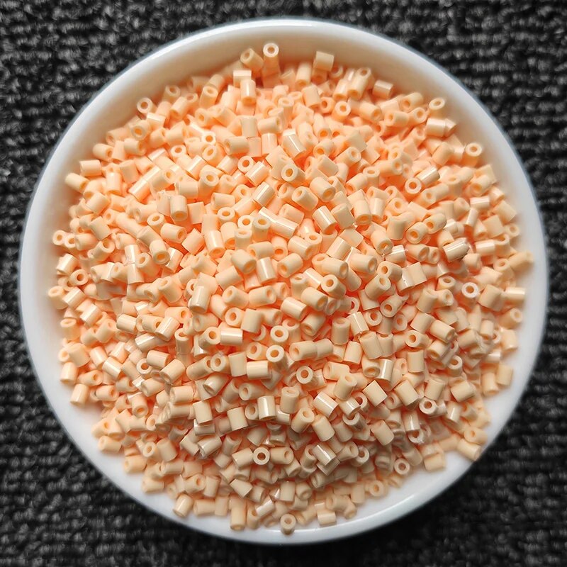 1000 sztuk/paczka 2.6mm Mini koraliki bezpiecznikowe Pixel Puzzle koraliki do topienia żelaza do tworzenia biżuterii DIY wysokiej jakości ręcznie robiona zabawka edukacyjna: Szampan